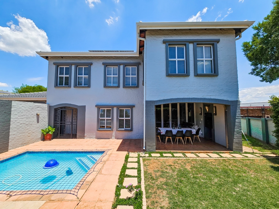 4 Bedroom Property for Sale in Garsfontein Gauteng