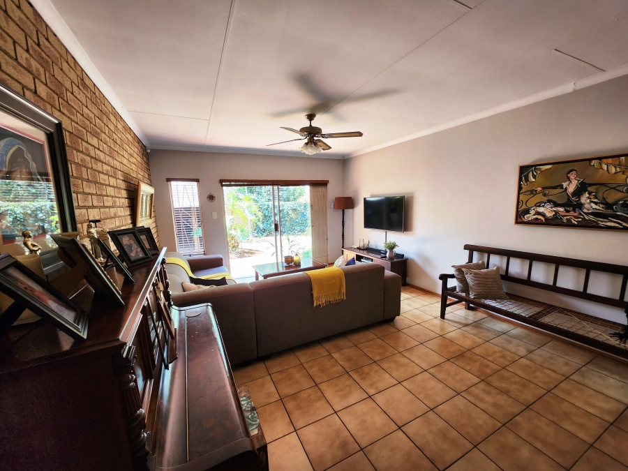 3 Bedroom Property for Sale in Eldoraigne Gauteng