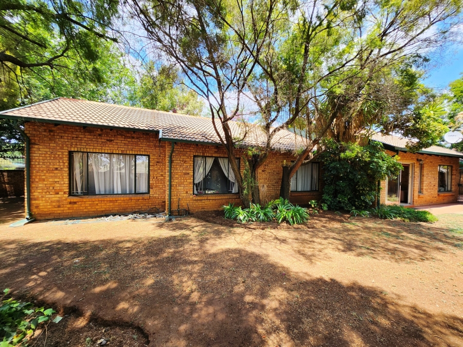 3 Bedroom Property for Sale in Eldoraigne Gauteng