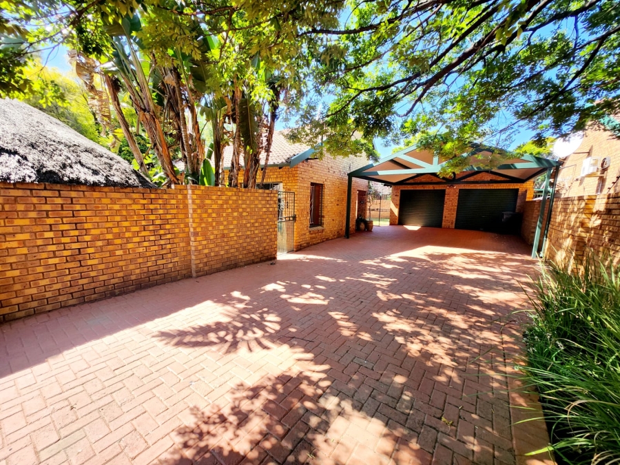 3 Bedroom Property for Sale in Eldoraigne Gauteng