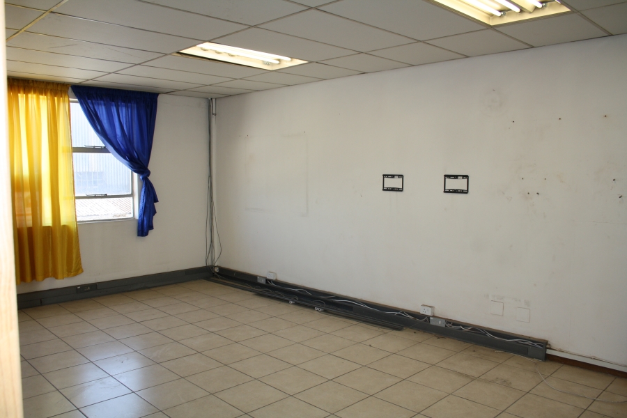 To Let commercial Property for Rent in Anderbolt Gauteng