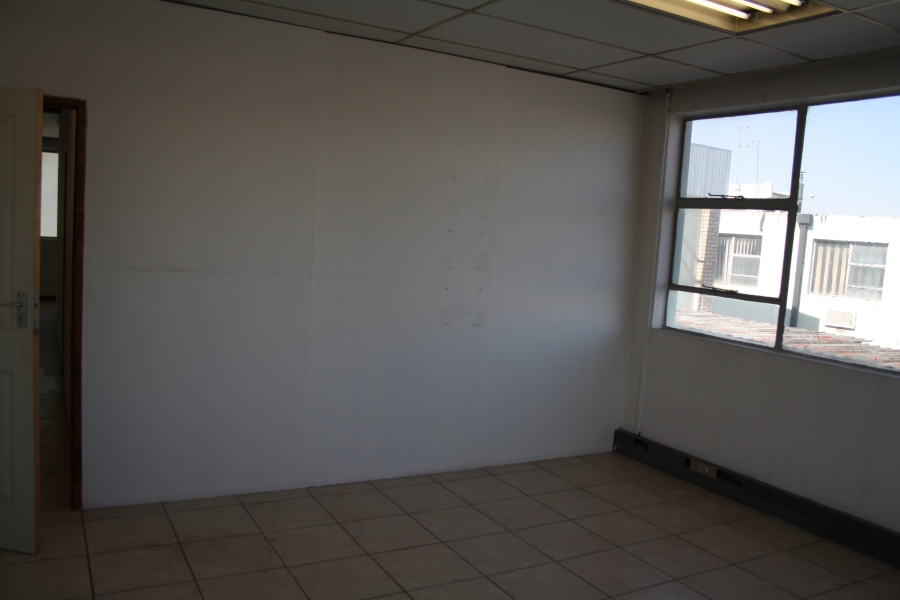 To Let commercial Property for Rent in Anderbolt Gauteng