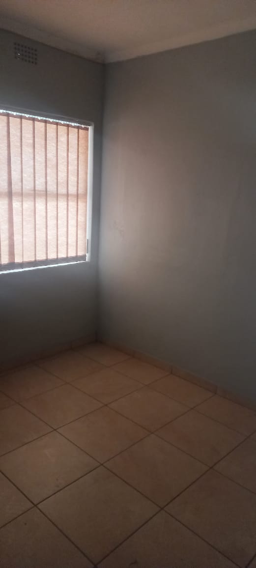 To Let commercial Property for Rent in Anderbolt Gauteng