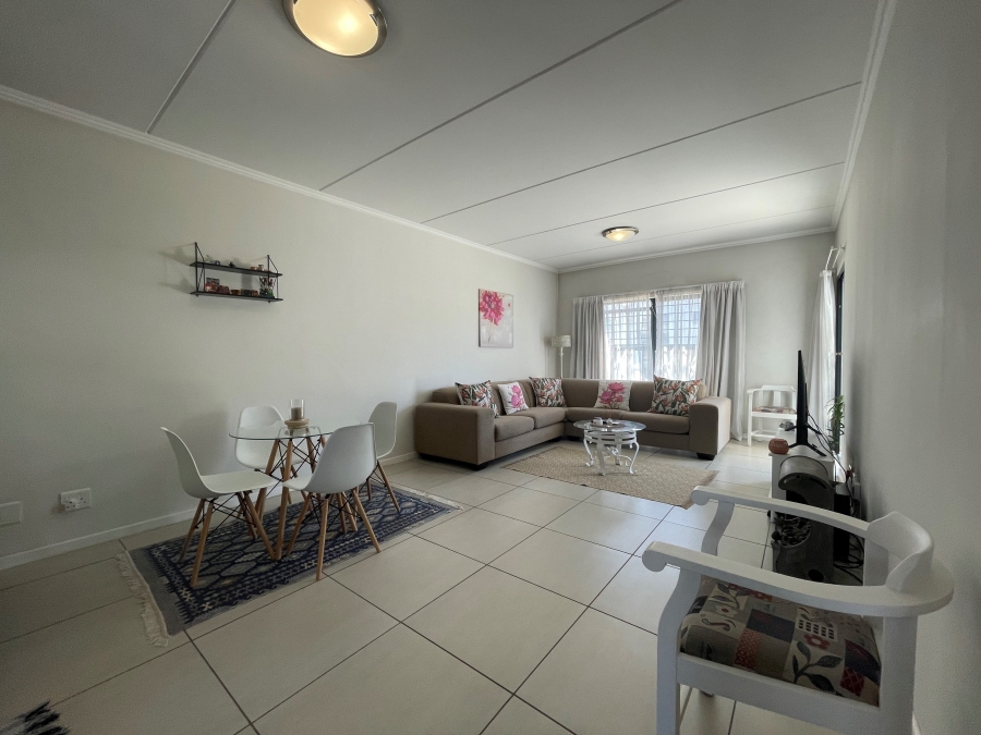 2 Bedroom Property for Sale in Greenstone Ridge Gauteng