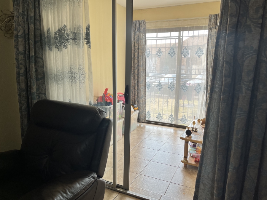 2 Bedroom Property for Sale in Vorna Valley Gauteng