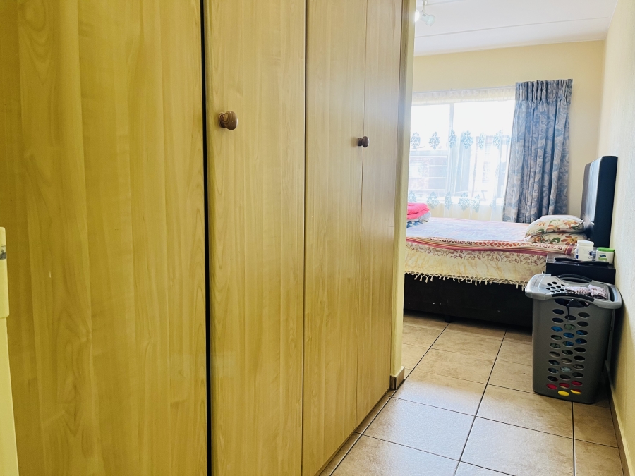 2 Bedroom Property for Sale in Vorna Valley Gauteng