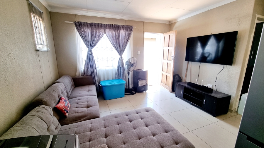 2 Bedroom Property for Sale in Windmill Park Gauteng