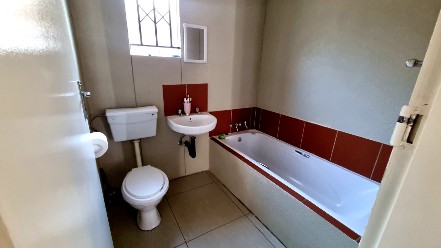 2 Bedroom Property for Sale in Windmill Park Gauteng