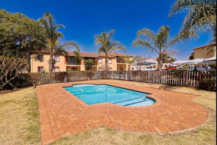 To Let 2 Bedroom Property for Rent in Sundowner Gauteng