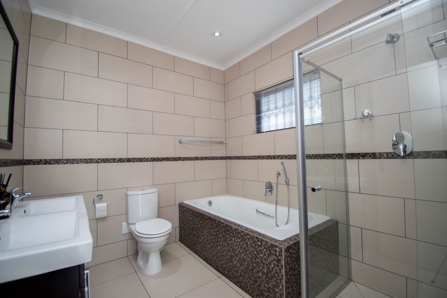 3 Bedroom Property for Sale in Blairgowrie Gauteng