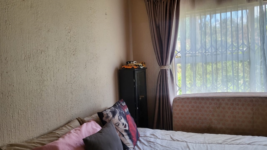 4 Bedroom Property for Sale in Wilro Park Gauteng