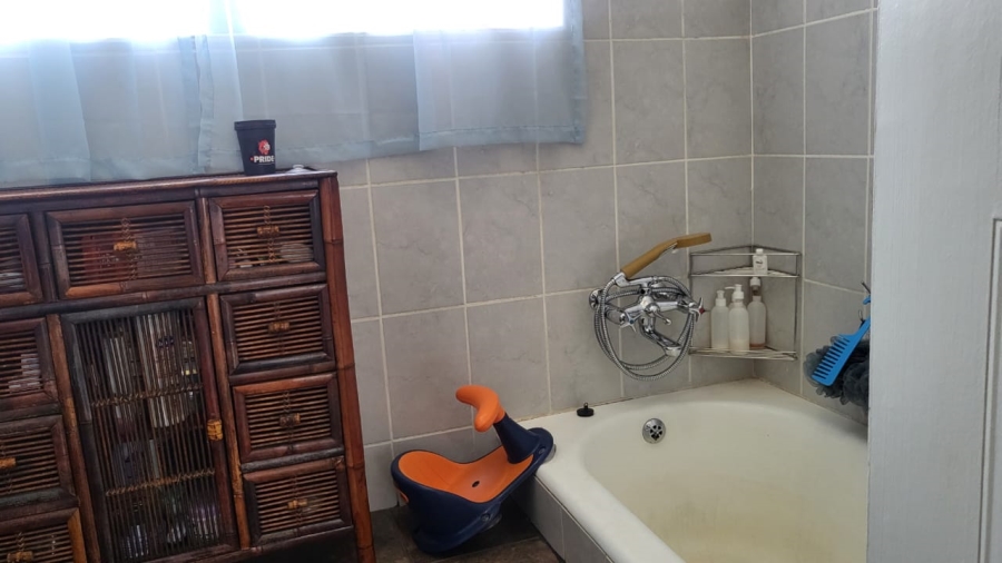 4 Bedroom Property for Sale in Wilro Park Gauteng