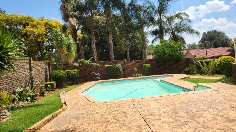 3 Bedroom Property for Sale in Helderkruin Gauteng