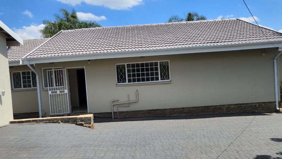 3 Bedroom Property for Sale in Helderkruin Gauteng