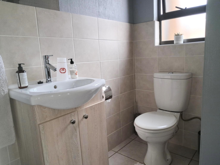 To Let 3 Bedroom Property for Rent in Helderkruin Gauteng