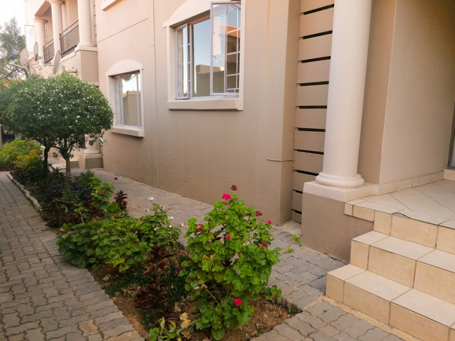 To Let 2 Bedroom Property for Rent in North Riding AH Gauteng