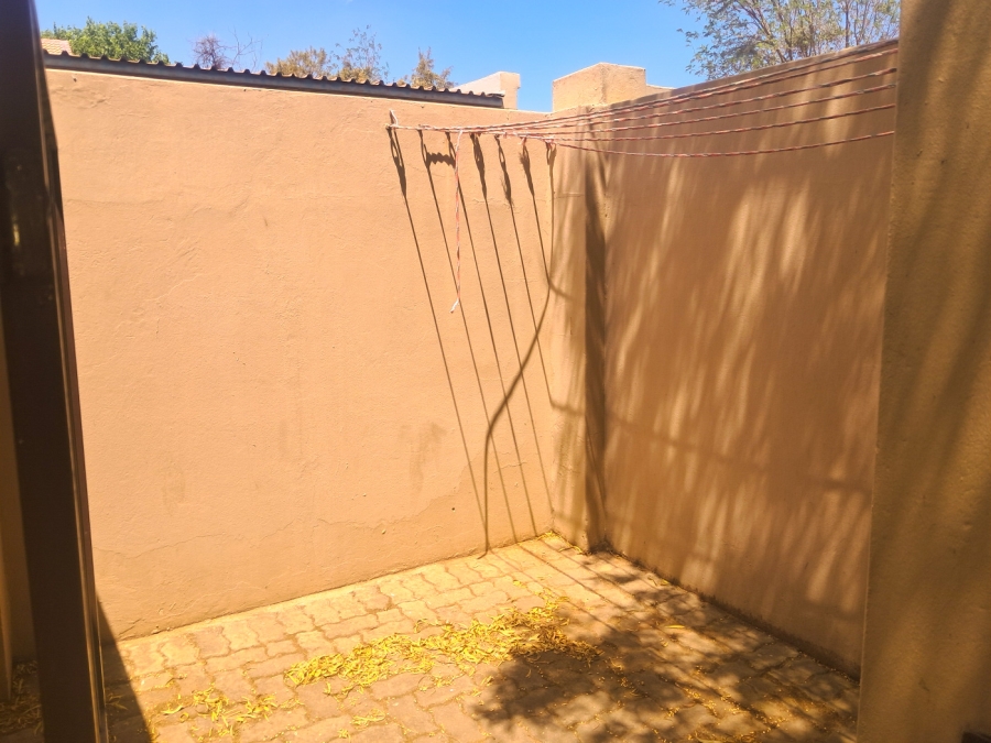 To Let 2 Bedroom Property for Rent in North Riding AH Gauteng