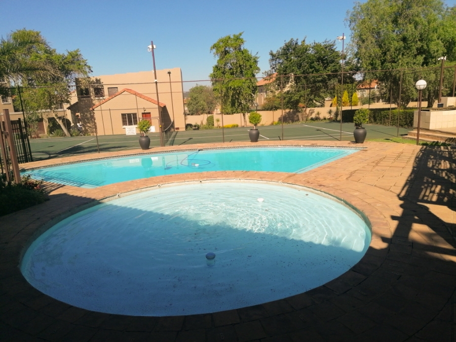 To Let 2 Bedroom Property for Rent in North Riding AH Gauteng