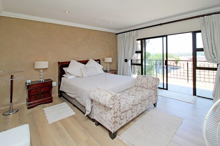 4 Bedroom Property for Sale in Marais Steyn Park Gauteng