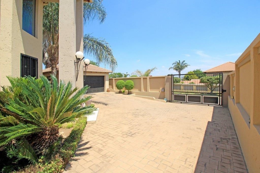 4 Bedroom Property for Sale in Marais Steyn Park Gauteng