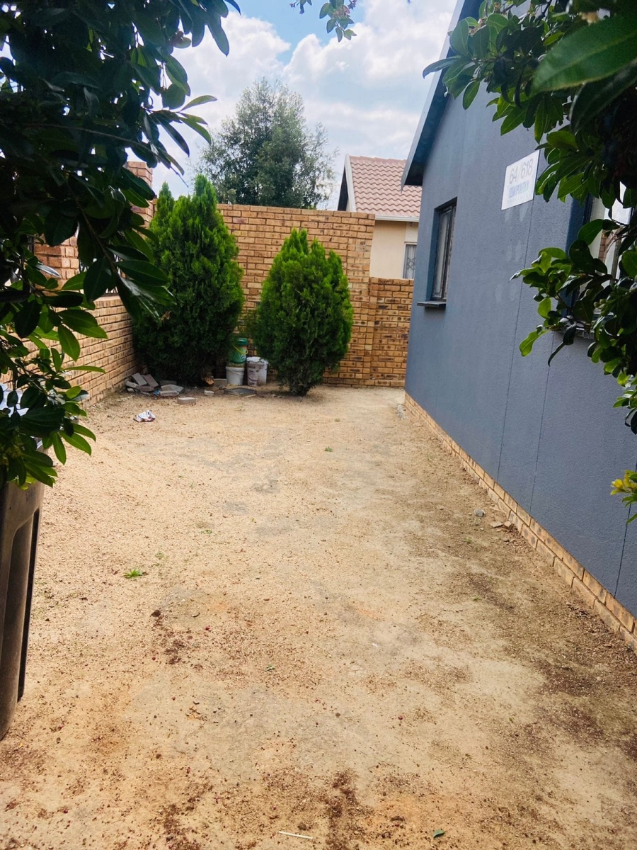 2 Bedroom Property for Sale in Cosmo City Gauteng