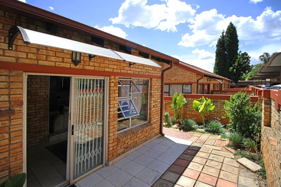 3 Bedroom Property for Sale in Wilgeheuwel Gauteng