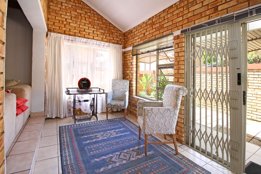 3 Bedroom Property for Sale in Wilgeheuwel Gauteng