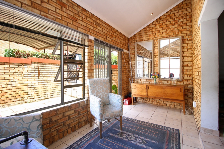 3 Bedroom Property for Sale in Wilgeheuwel Gauteng