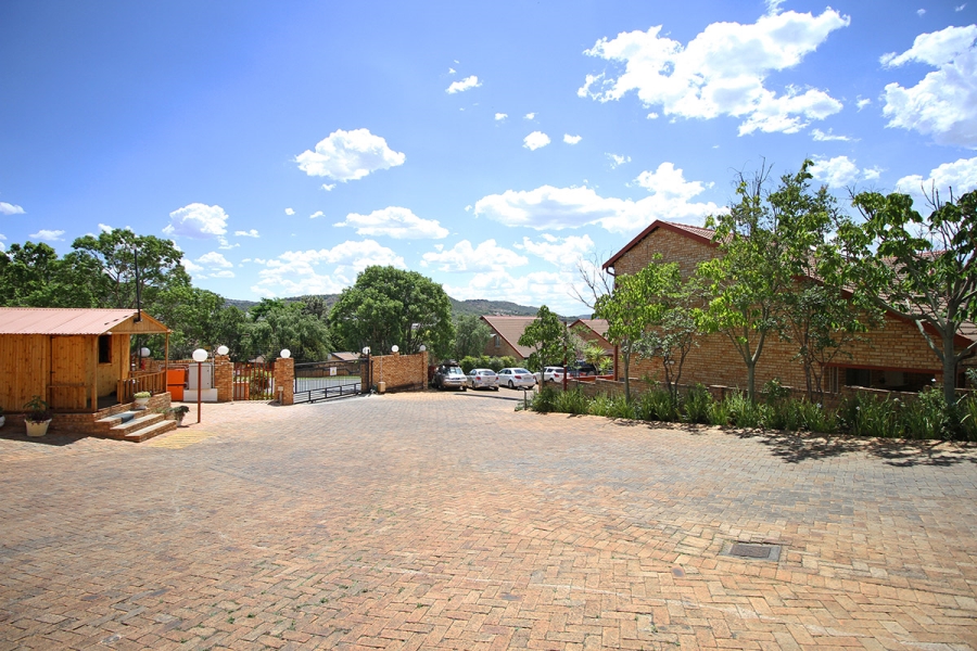 3 Bedroom Property for Sale in Wilgeheuwel Gauteng