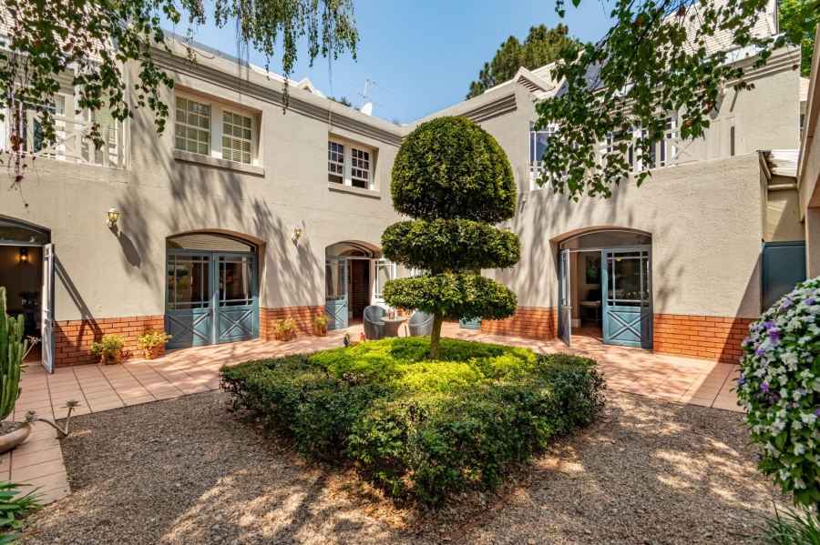 To Let 5 Bedroom Property for Rent in Bryanston Gauteng