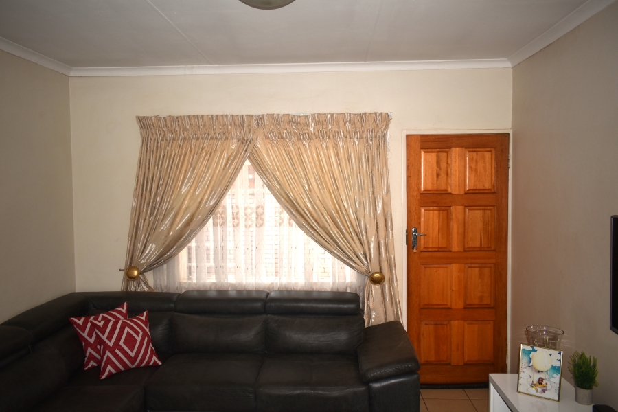 2 Bedroom Property for Sale in The Orchards Gauteng