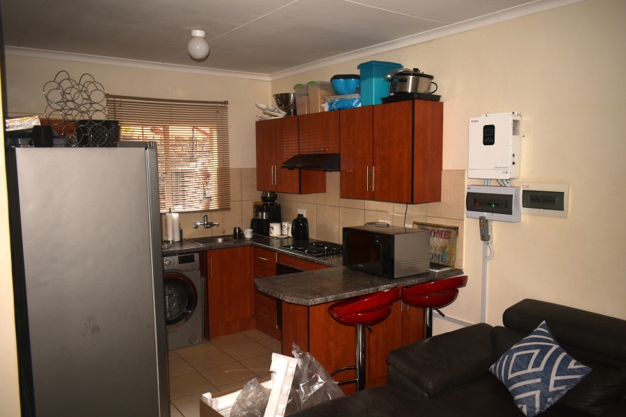 2 Bedroom Property for Sale in The Orchards Gauteng