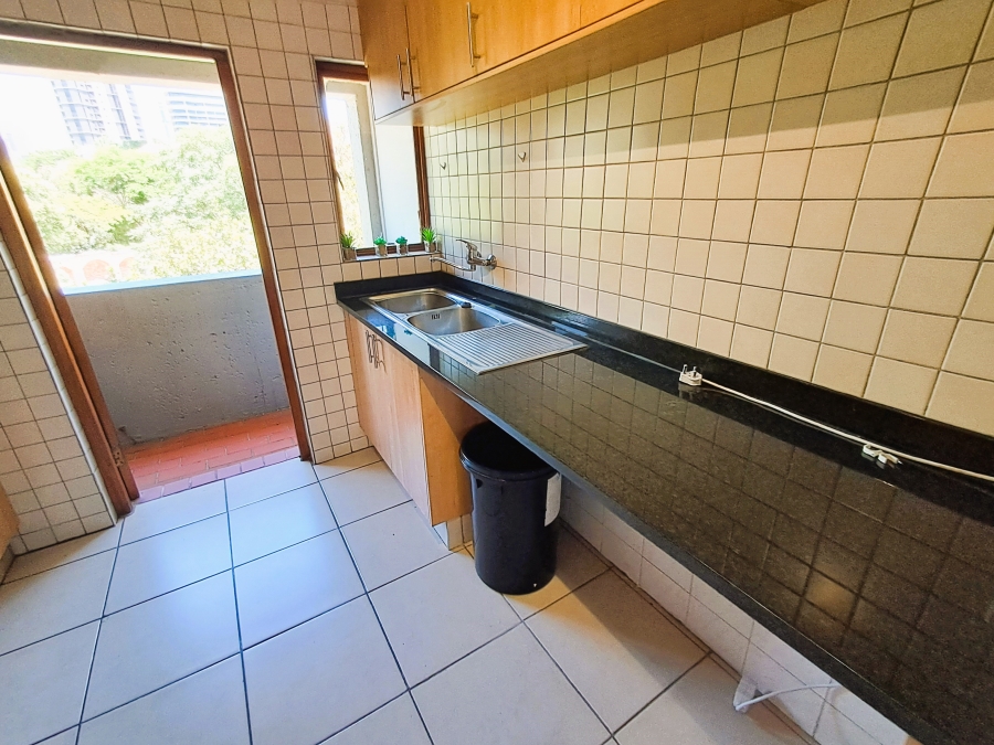 To Let 2 Bedroom Property for Rent in Benmore Gardens Gauteng