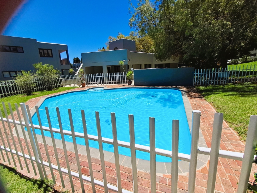 To Let 2 Bedroom Property for Rent in Benmore Gardens Gauteng