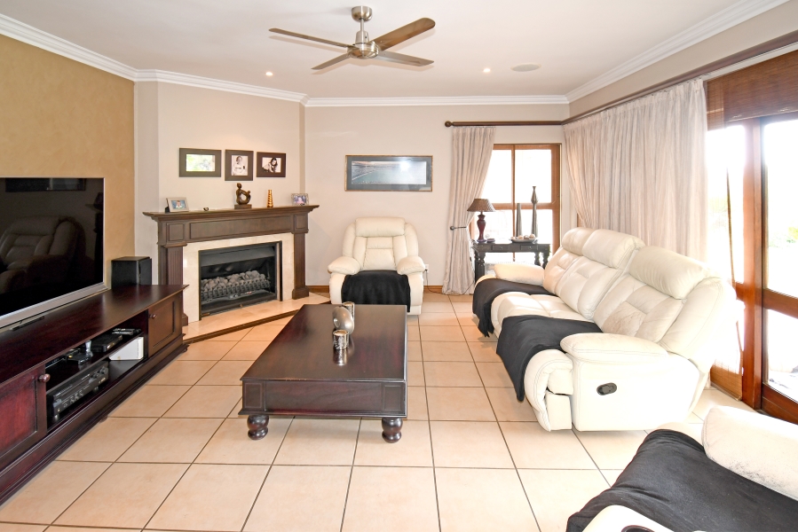 5 Bedroom Property for Sale in Blue Hills Country Estate Gauteng