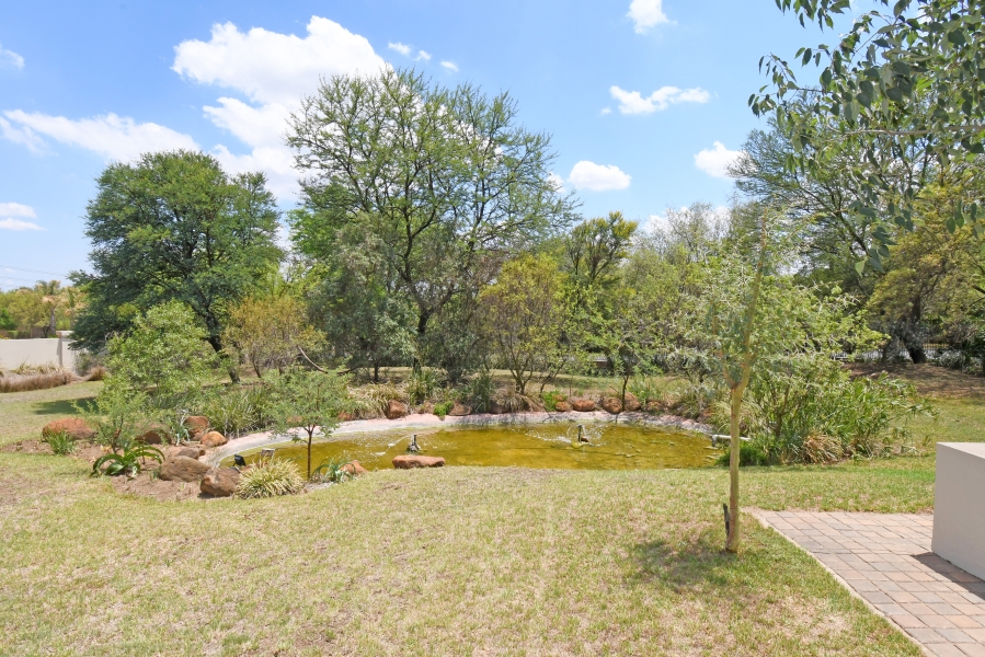 5 Bedroom Property for Sale in Blue Hills Country Estate Gauteng