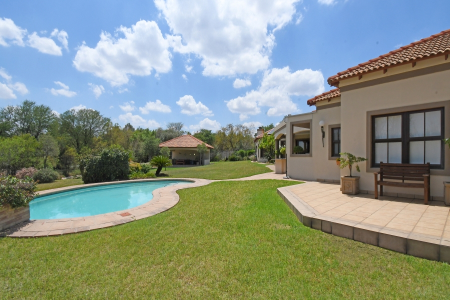 5 Bedroom Property for Sale in Blue Hills Country Estate Gauteng