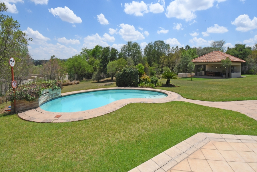 5 Bedroom Property for Sale in Blue Hills Country Estate Gauteng