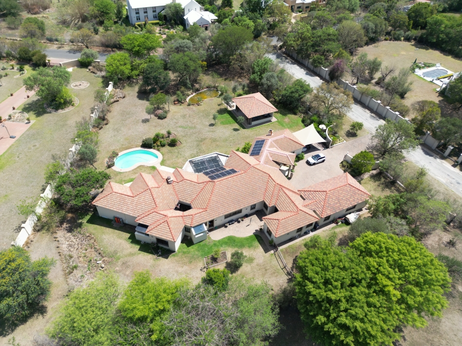 5 Bedroom Property for Sale in Blue Hills Country Estate Gauteng