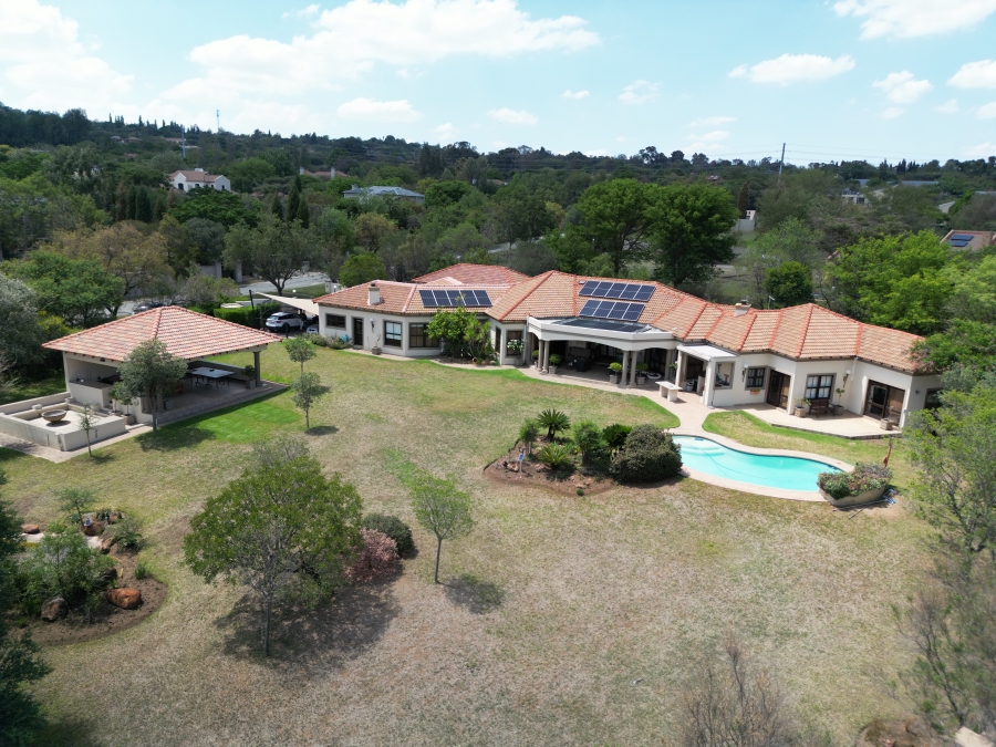 5 Bedroom Property for Sale in Blue Hills Country Estate Gauteng