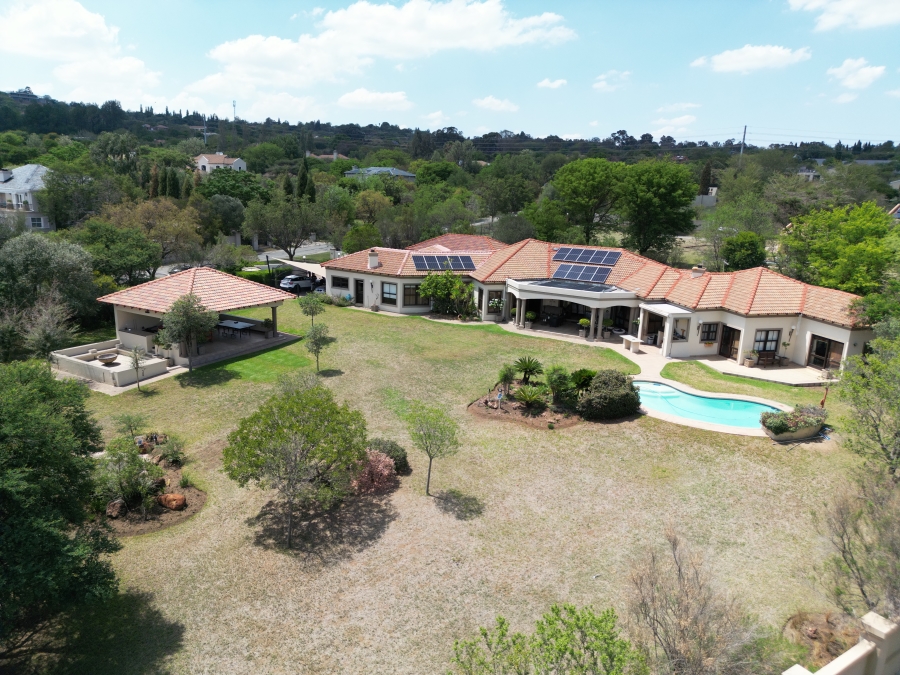 5 Bedroom Property for Sale in Blue Hills Country Estate Gauteng