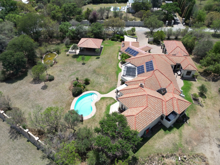 5 Bedroom Property for Sale in Blue Hills Country Estate Gauteng