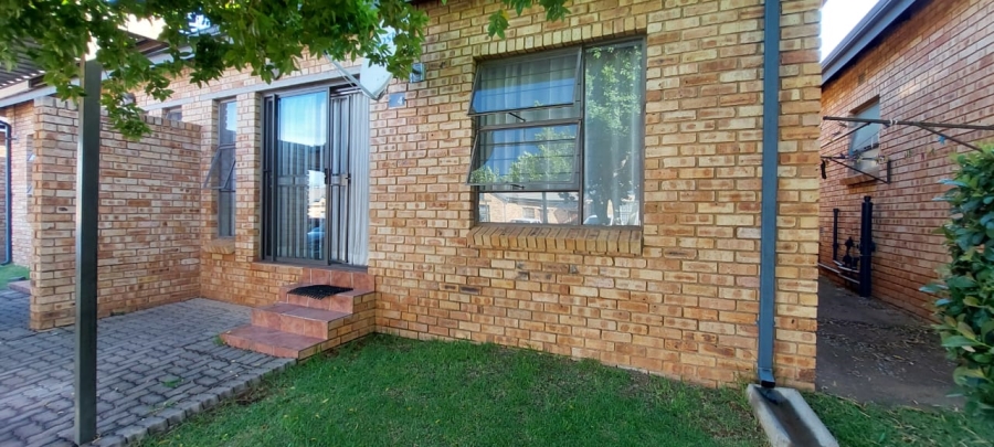 2 Bedroom Property for Sale in Georginia Gauteng