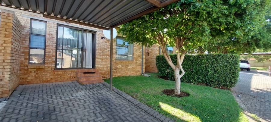 2 Bedroom Property for Sale in Georginia Gauteng