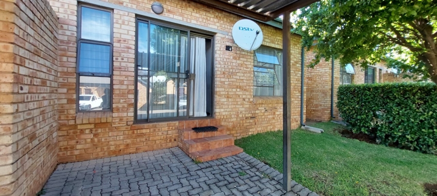 2 Bedroom Property for Sale in Georginia Gauteng