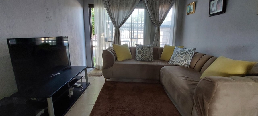 2 Bedroom Property for Sale in Georginia Gauteng