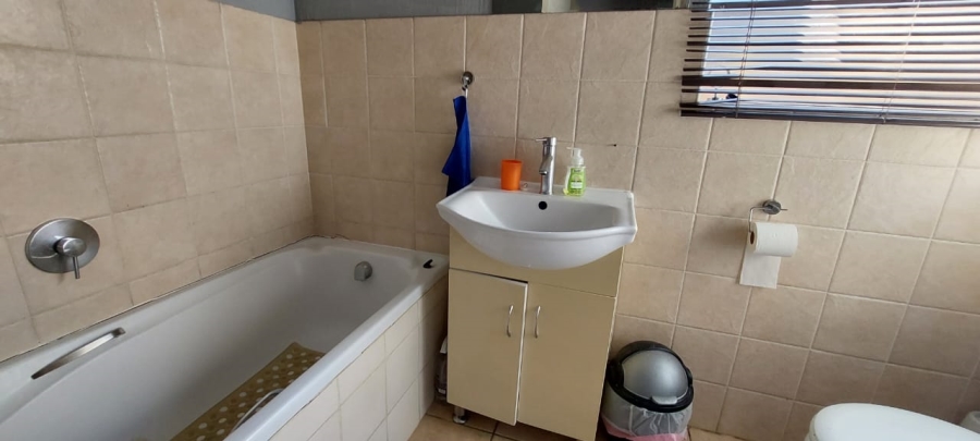 2 Bedroom Property for Sale in Georginia Gauteng