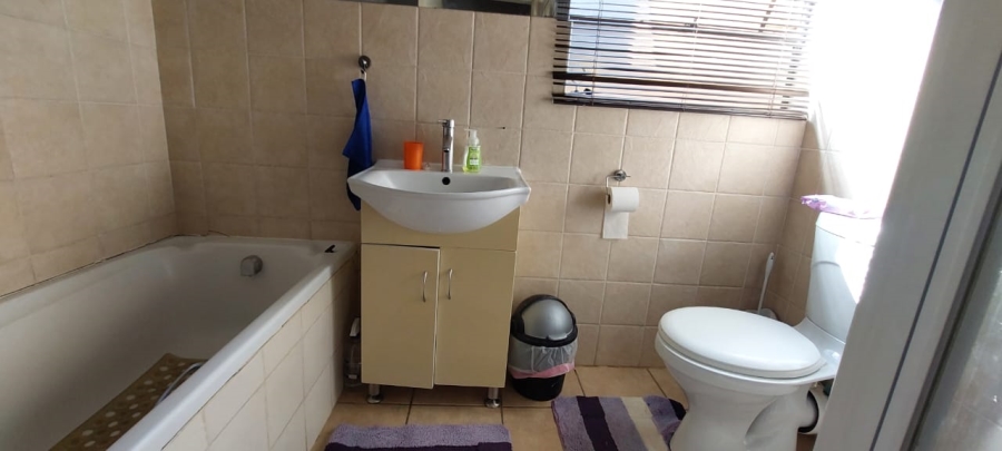 2 Bedroom Property for Sale in Georginia Gauteng