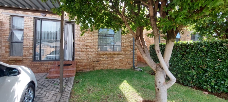 2 Bedroom Property for Sale in Georginia Gauteng