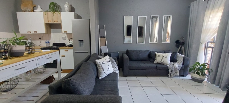 2 Bedroom Property for Sale in Constantia Kloof Gauteng